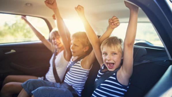 In viaggio: dieci passatempi per non far annoiare i piccoli in auto