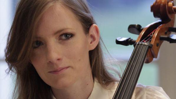 Incontro con la cantautrice e violoncellista Naomi Berrill