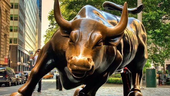 Wall Street chiude in rialzo: Dow Jones +0,43%, Nasdaq +1,26%