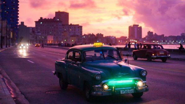 Cuba, auto su folla su lungomare de L'Avana: 3 morti