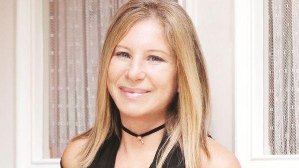 Barbra Streisand prima difende Michael Jackson e poi chiede scusa alle vittime