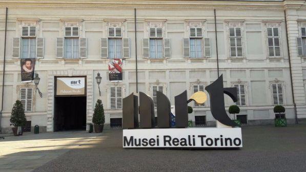 Incendio a Palazzo Reale di Torino, fumo dal seminterrato: nessun danno