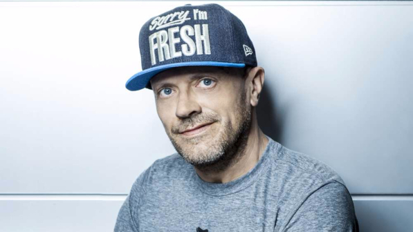 Max Pezzali e il suo nuovo amore: "L'ha attratta il mio senso dell'umorismo"