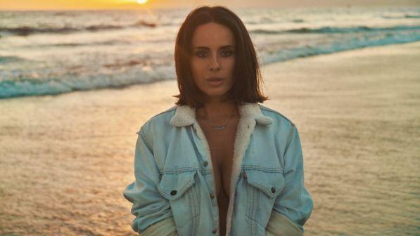 Paola Iezzi torna con "Ridi": "Ho ripreso il mio cammino con passi di bimbo"