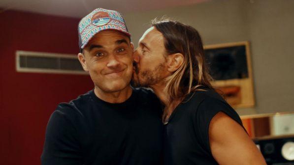Il 2019 parte a ritmo di pop funky con "Electrico Romantico" di Bob Sinclar e Robbie Williams