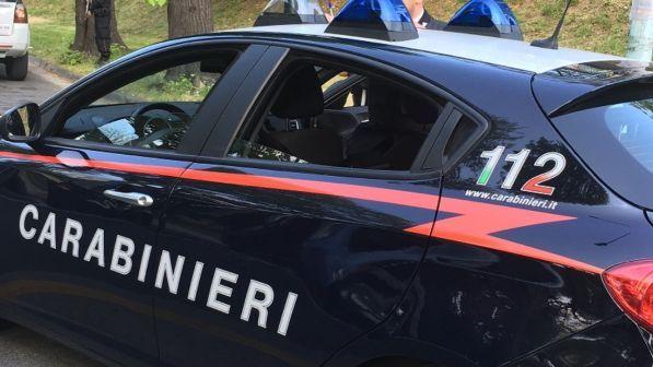 Milano, marocchino rapina un anziano: inseguito da un gruppo di migranti e arrestato