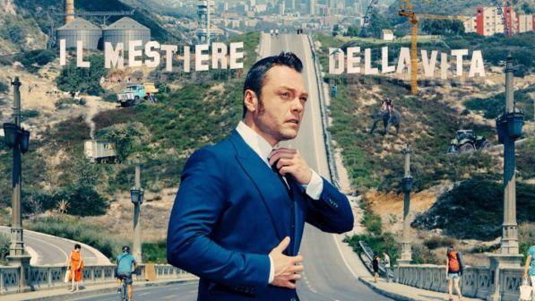 Tiziano Ferro sceglie una Los Angeles surreale per la cover de "Il mestiere della vita"