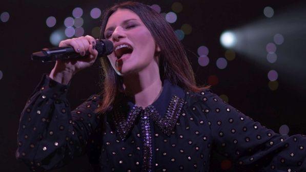 Doppio appuntamento su Canale 5 con Laura Pausini