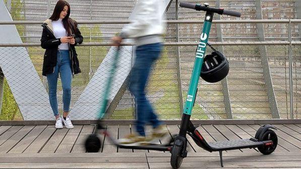 Milano, il Comune detta le regole per la circolazione dei monopattini elettrici