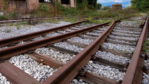 Napoli, 17enne travolto dal treno: si ipotizza un gioco pericoloso