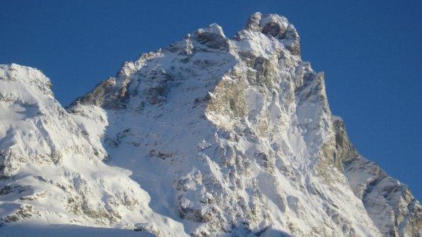 Incidente in montagna, alpinista muore precipitando sul Cervino