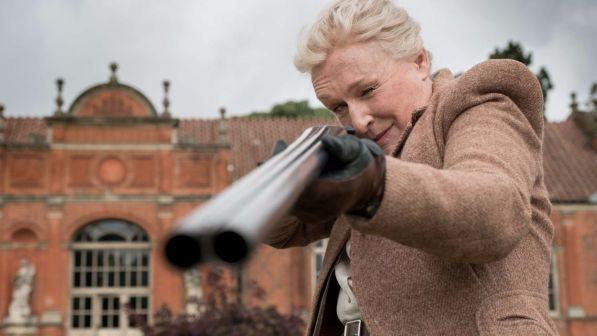 "Mistero a Crooked House", Glenn Close e Gillian Anderson nel giallo tratto da Agatha Christie