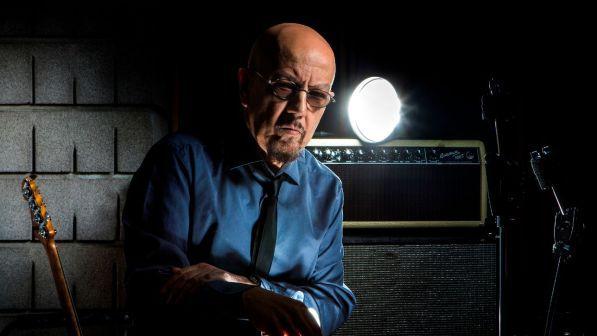 L'"Alma" di Enrico Ruggeri è ancora curiosa: "Ho abbandonato le mie certezze con coraggio incosciente"