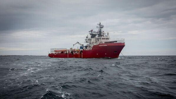 Migranti, la nave Ocean Viking con 356 persone a bordo si avvicina a Lampedusa