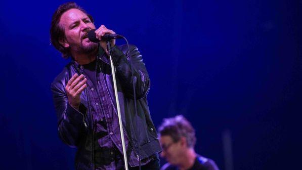 I Pearl Jam stregano Milano tra rock, emozioni e politica