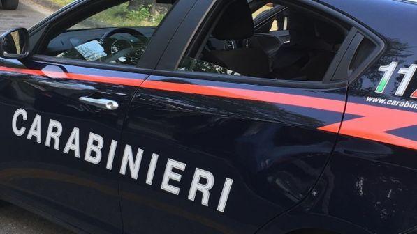 Monza, stalker arrestato mentre insegue ex: in auto acido solforico