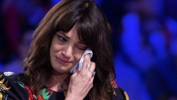 Asia Argento si confessa a "Verissimo": "Con Weinstein un gesto kamikaze, fui molestata anche a 16 anni"