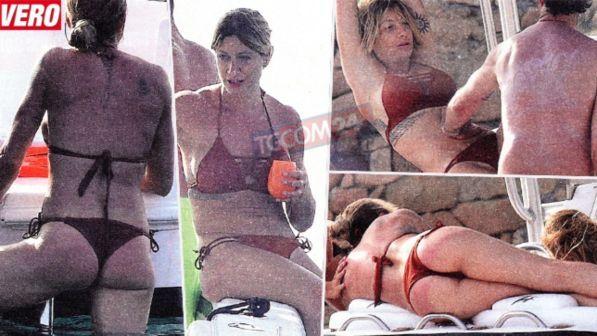 Maddalena Corvaglia, pose bollenti in barca con Alessandro