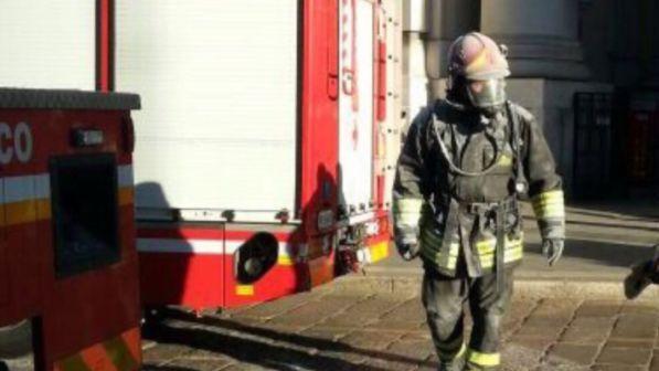 Ferrara, detenuti bruciano materasso in carcere: diversi intossicati