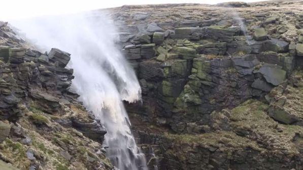 Varese, 23enne precipita dalle cascate di Cittiglio per scattarsi un selfie