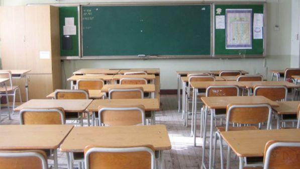 Varese, dà 9 in pagella a tutti gli studenti: professoressa a processo