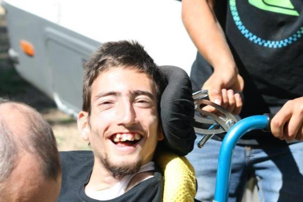 Matteo scrive a Dj Fabo: "Anch'io sono disabile, non andare a morire"