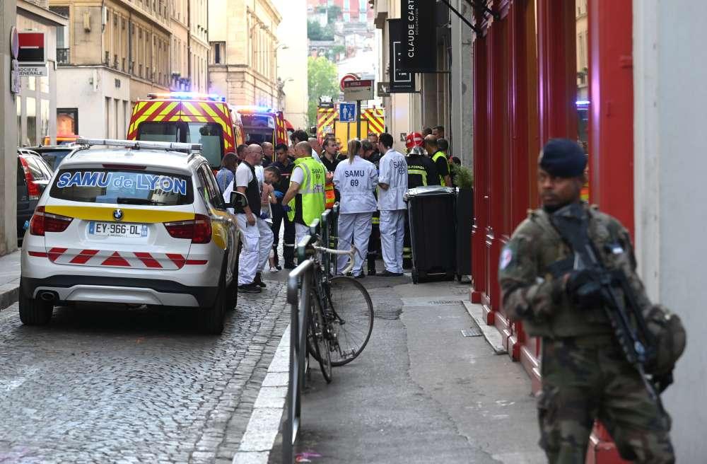 Esplosione a Lione, Macron: E un attacco