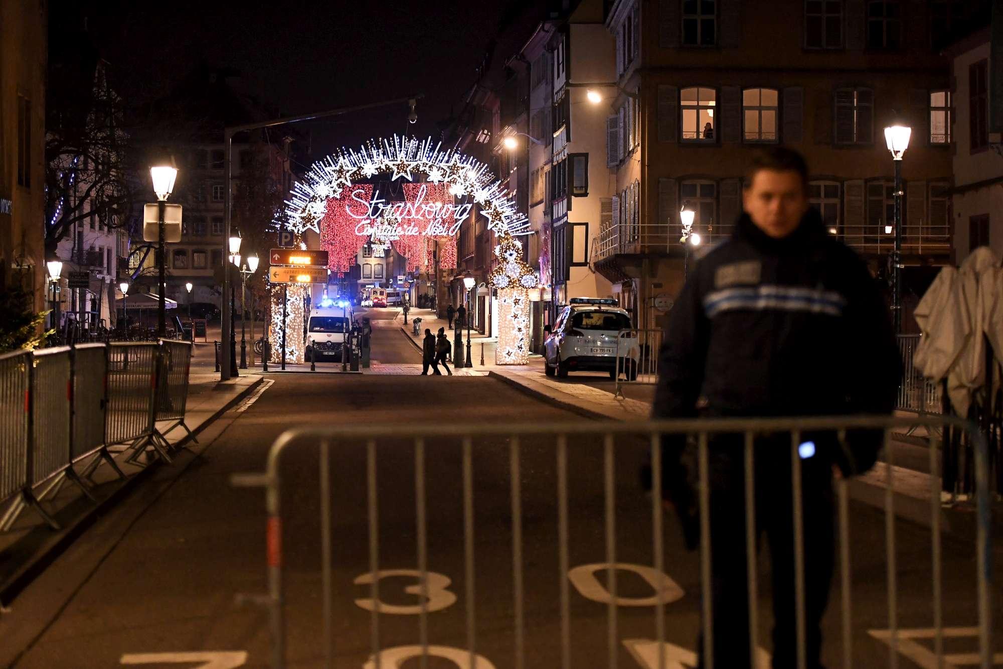 Spari al mercatino di Natale a Strasburgo: polizia ed esercito in azione