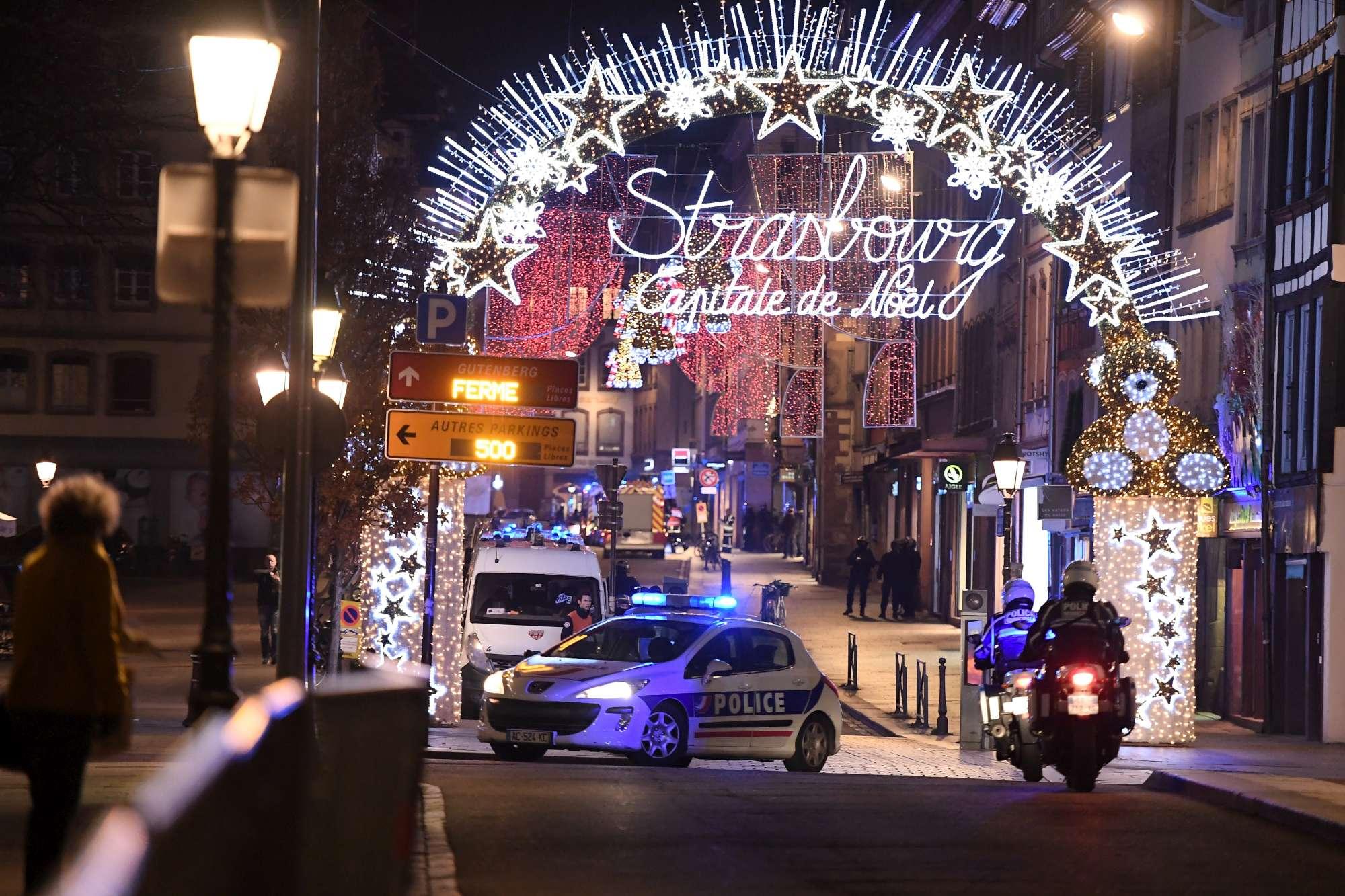 Spari al mercatino di Natale a Strasburgo: polizia ed esercito in azione