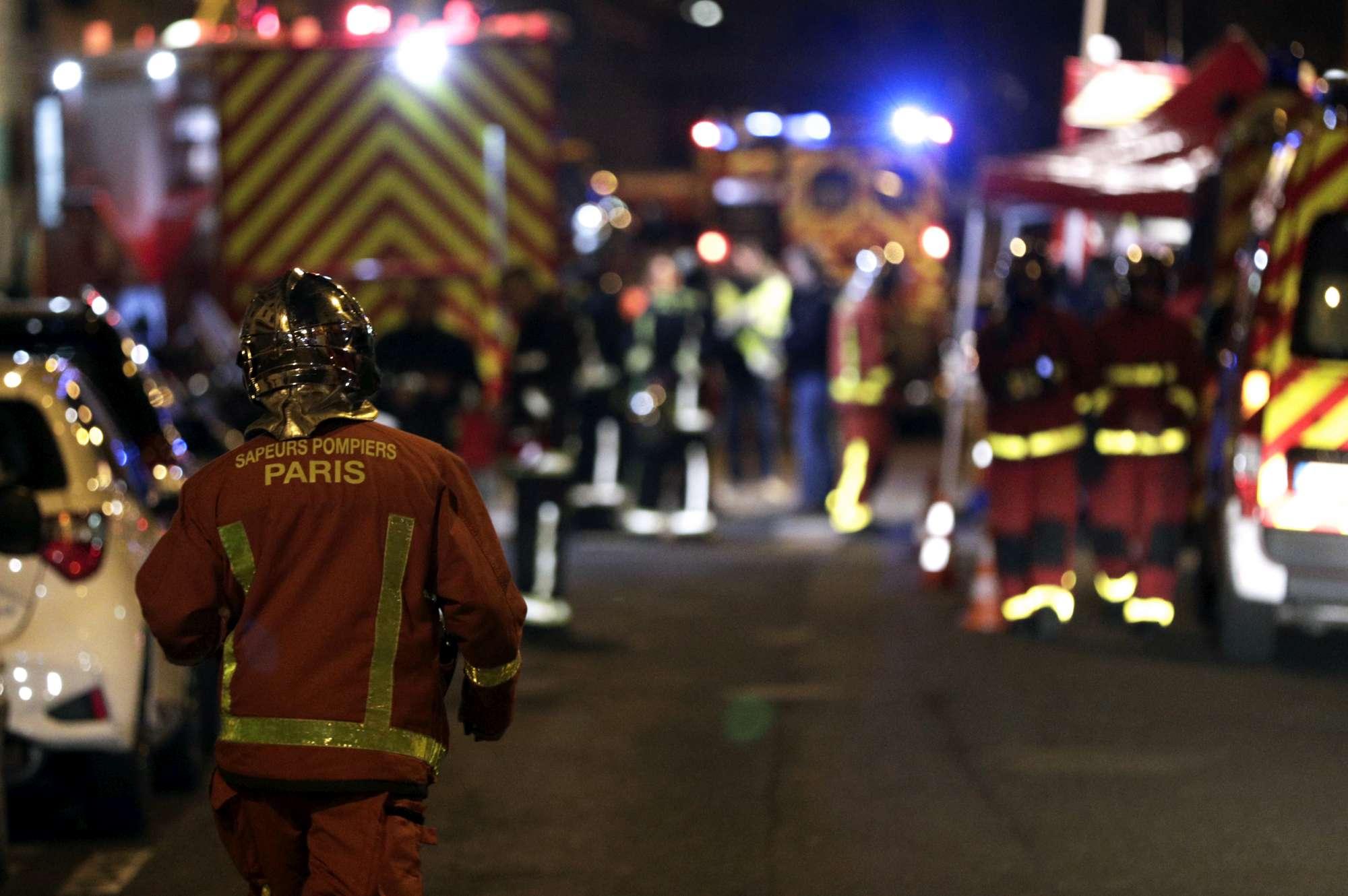 Parigi, incendio in un palazzo residenziale, almeno 7 morti