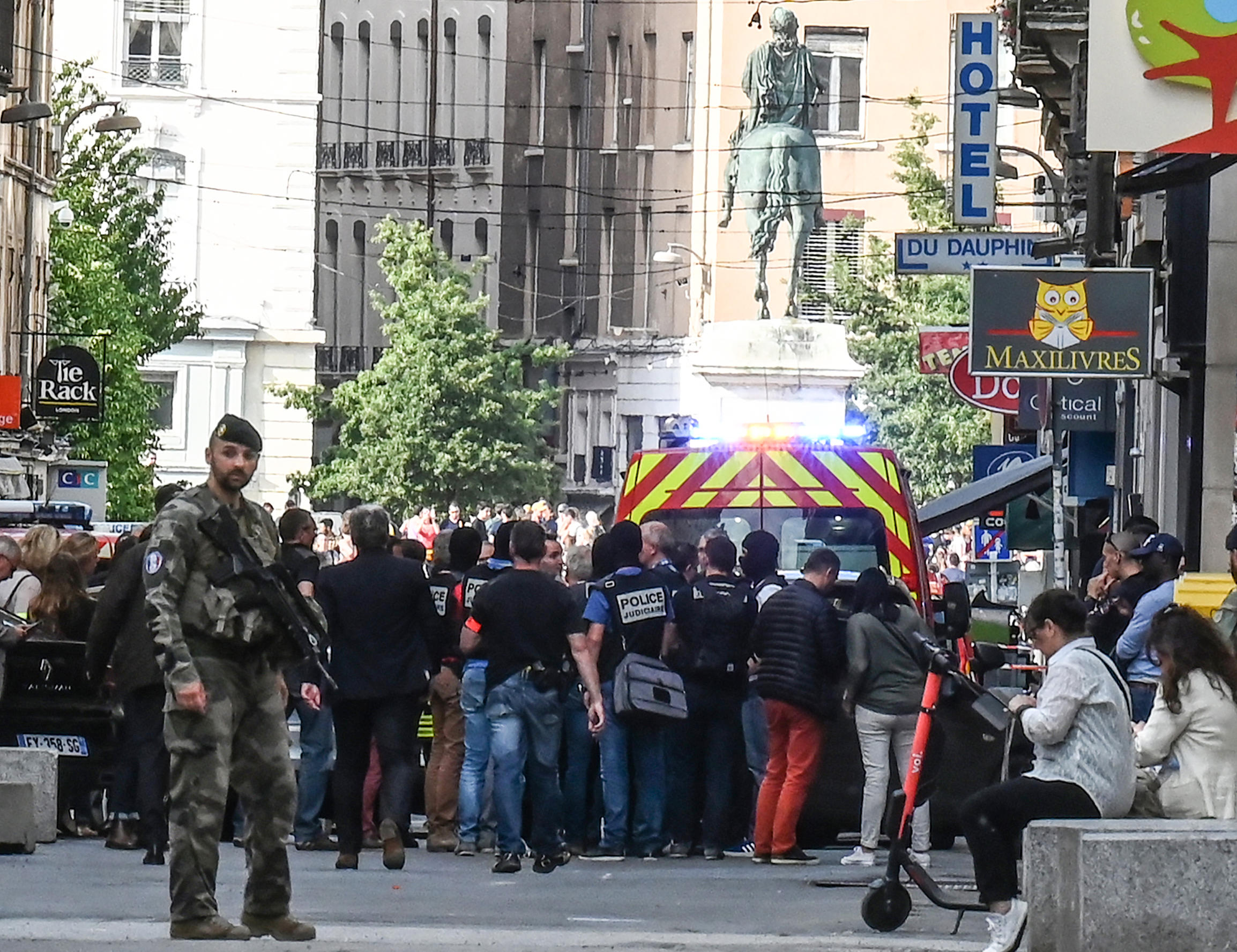 Esplosione a Lione, Macron: E un attacco