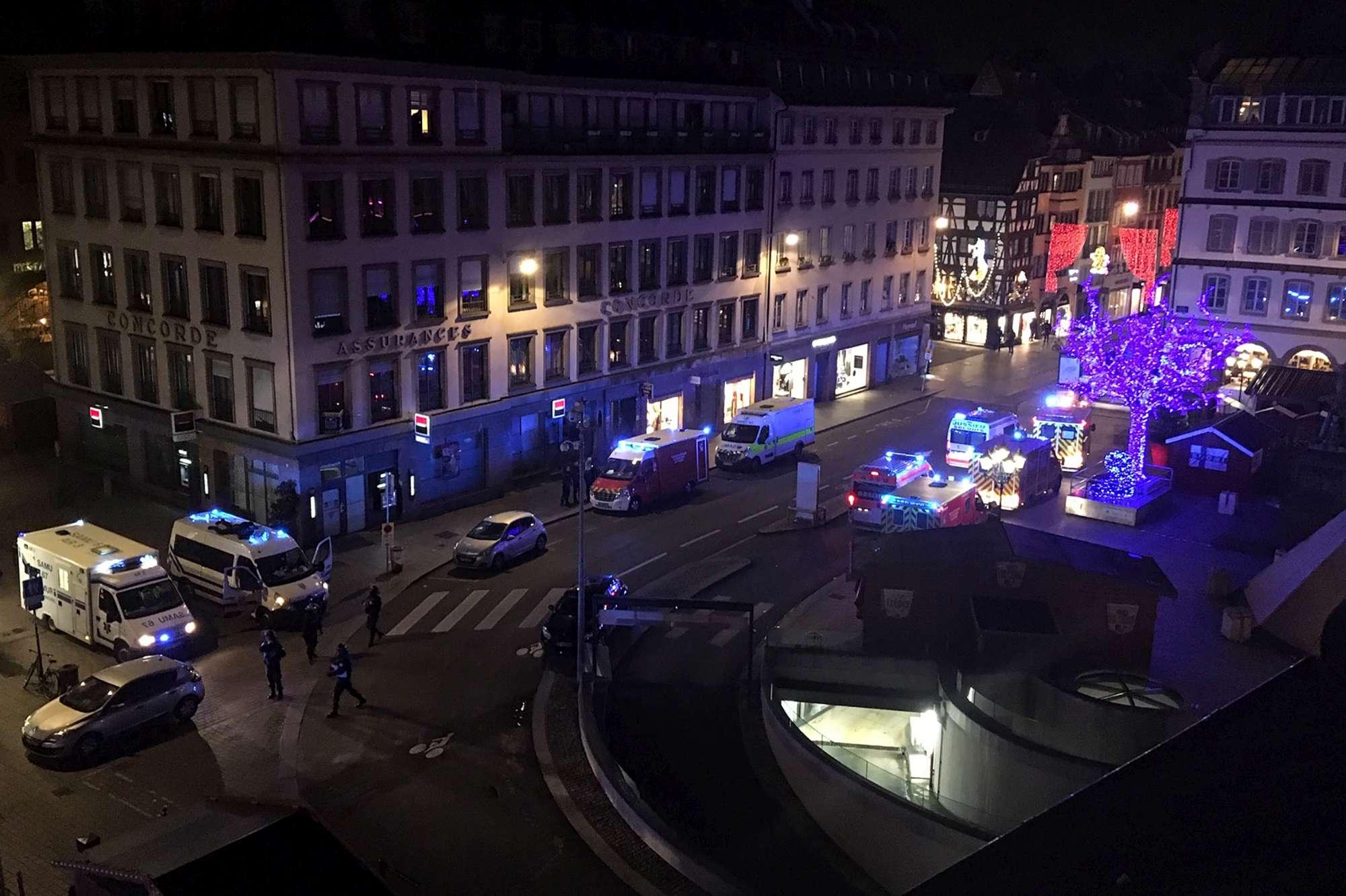 Spari al mercatino di Natale a Strasburgo: polizia ed esercito in azione