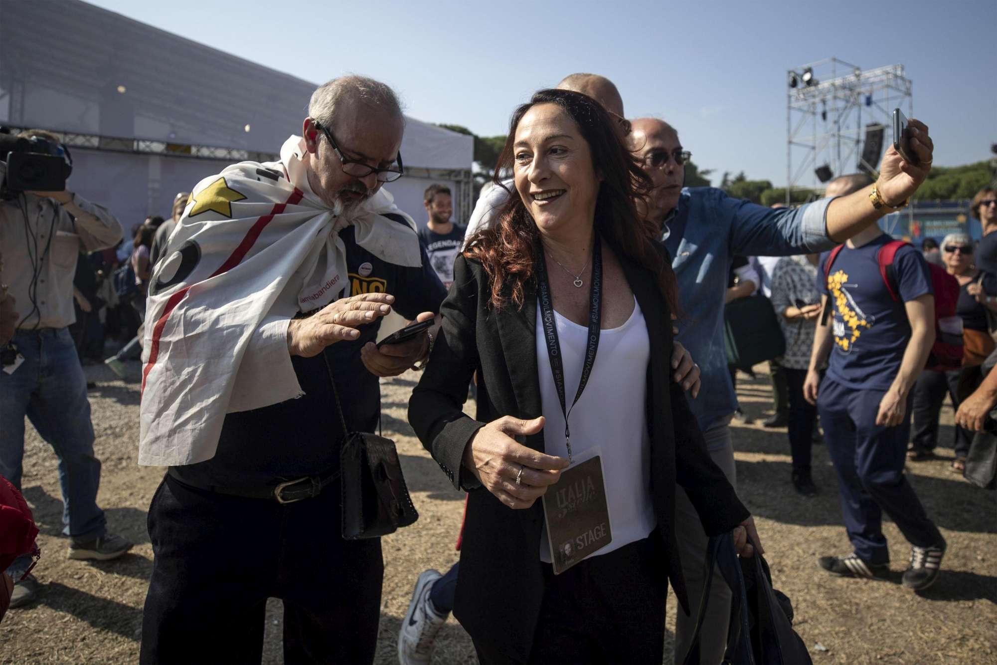 Italia 5 Stelle: sul palco Conte, Casaleggio e Grillo