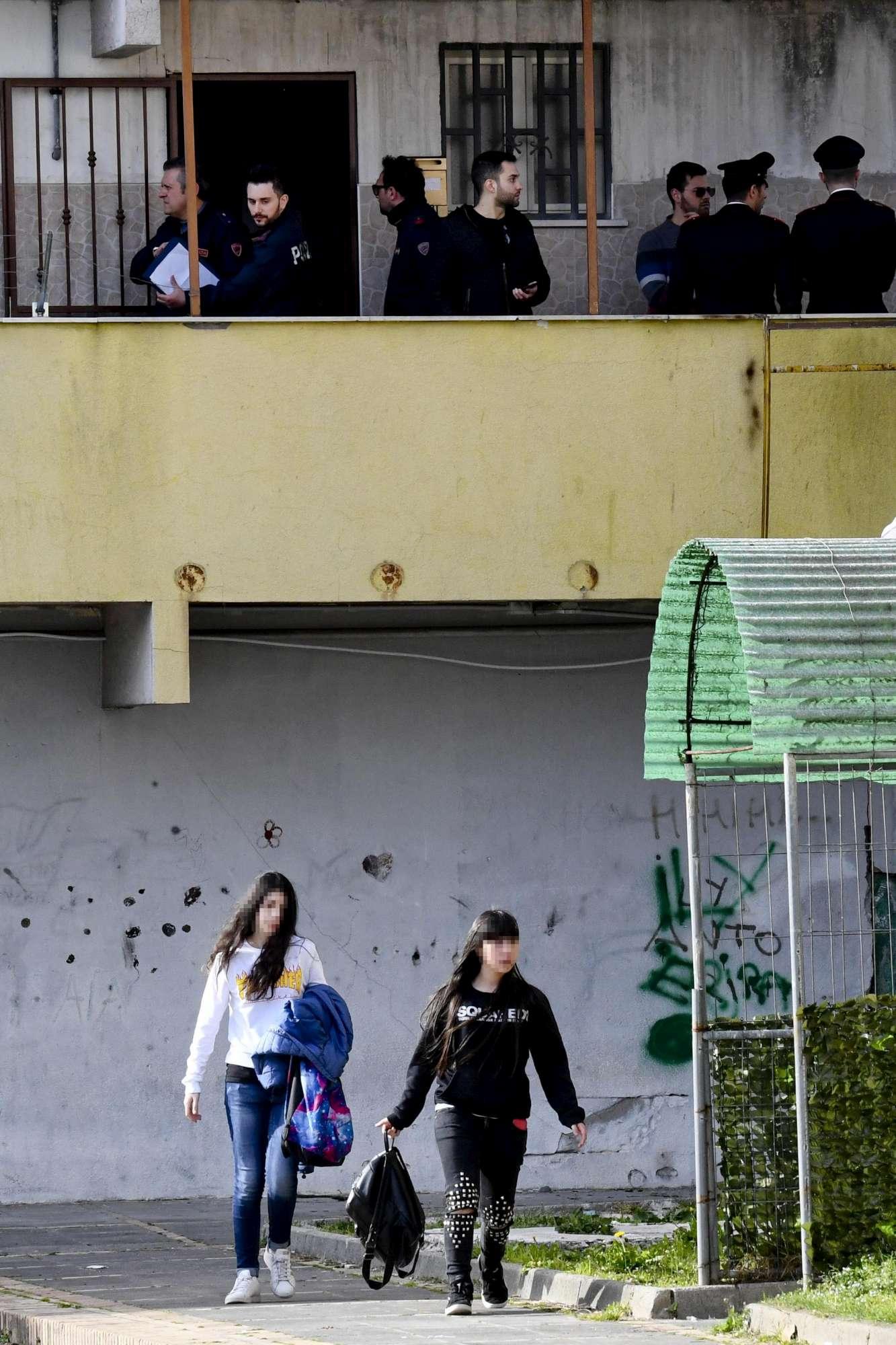 Napoli, donna uccisa a colpi di stampelle: arrestato il marito