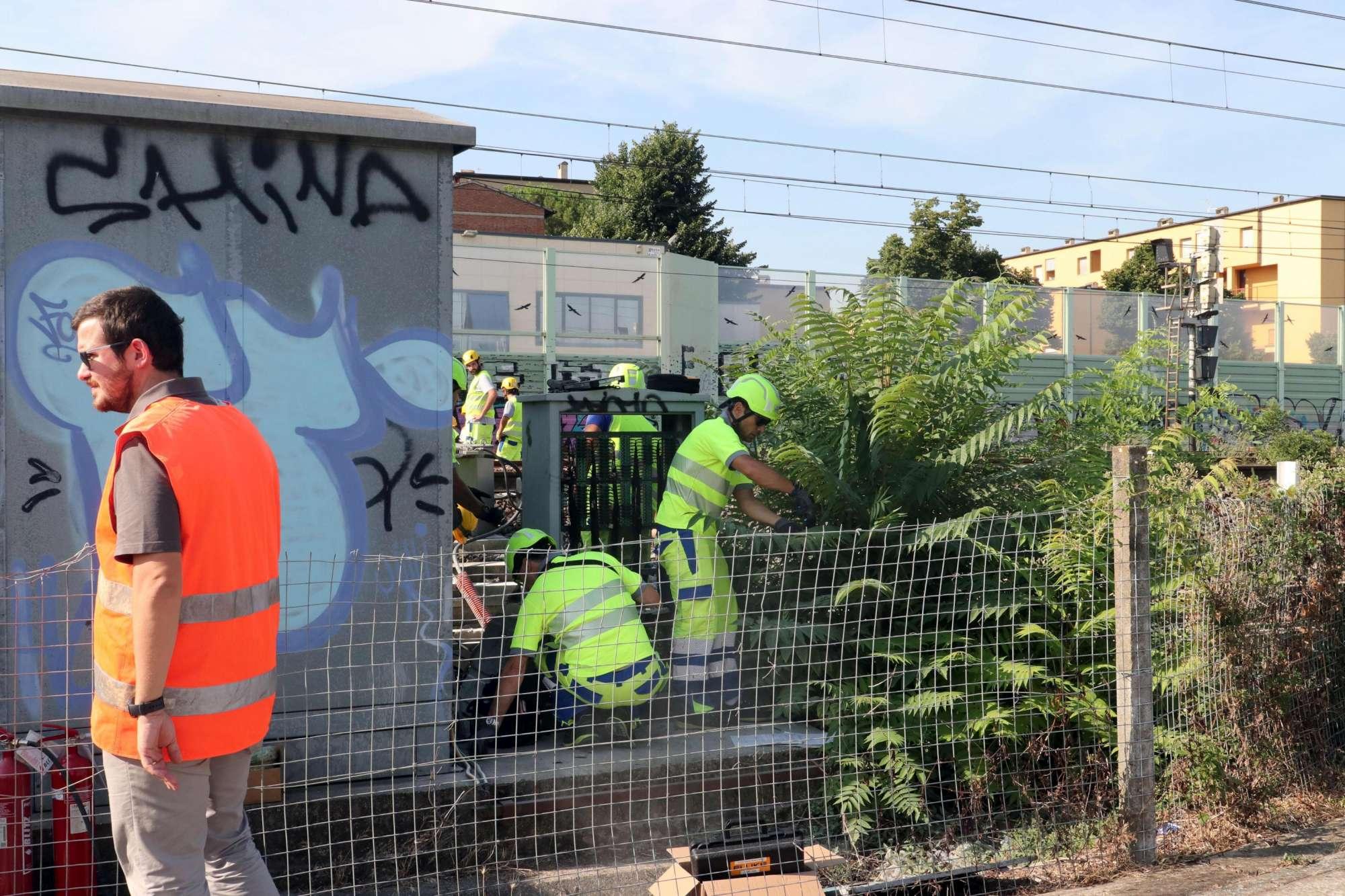 Caos treni, incendiata una cabina elettrica della Tav