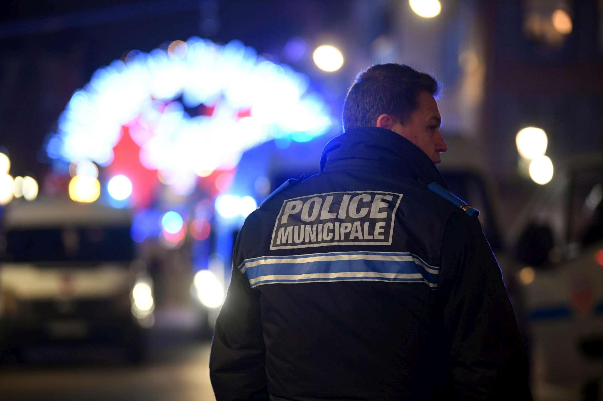 Spari al mercatino di Natale a Strasburgo: polizia ed esercito in azione