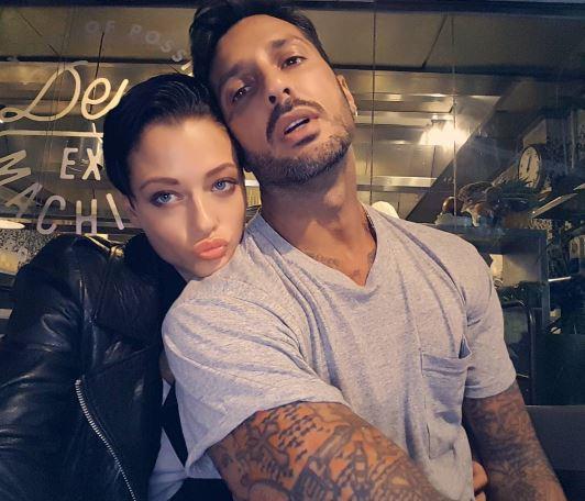 Fabrizio Corona si sposa... ma solo in passerella