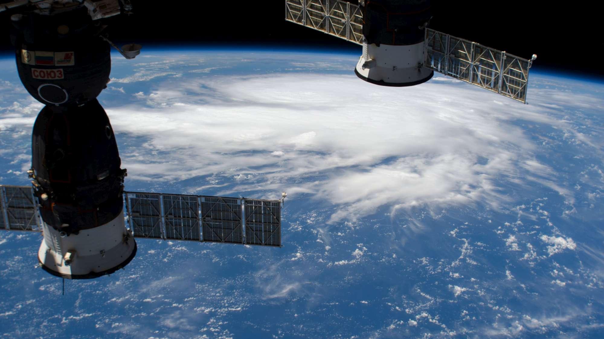 Uragano Dorian verso la Florida: la gente si prepara