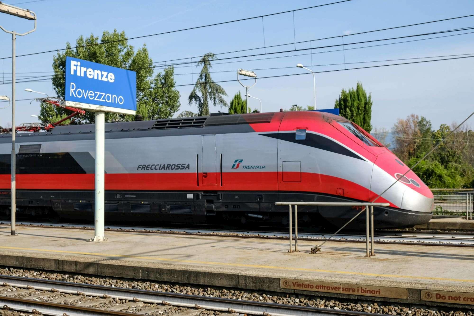 Caos treni, incendiata una cabina elettrica della Tav