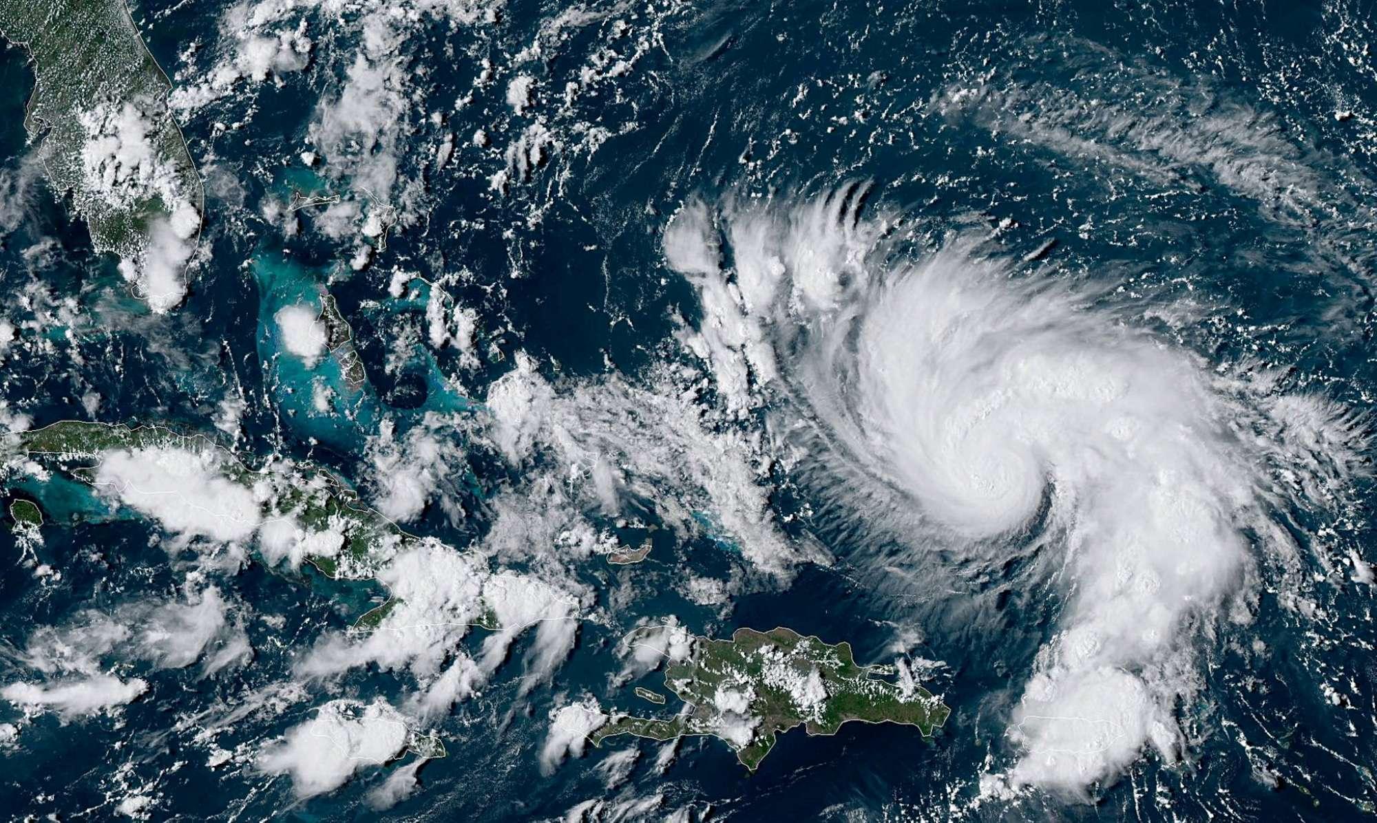 Uragano Dorian verso la Florida: la gente si prepara