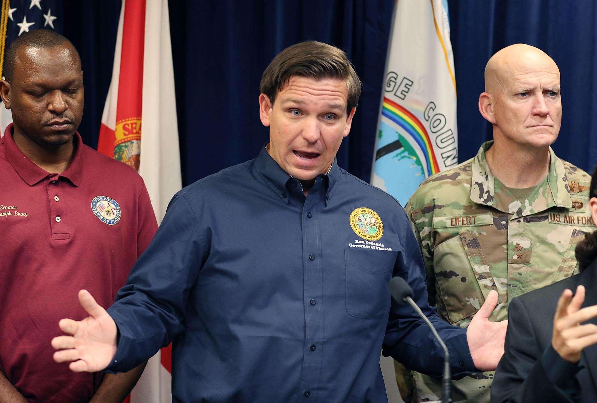 Uragano Dorian verso la Florida: la gente si prepara