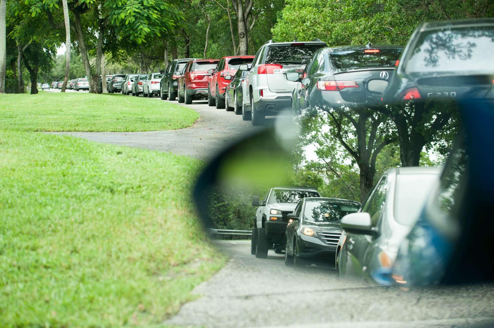 Uragano Dorian verso la Florida: la gente si prepara