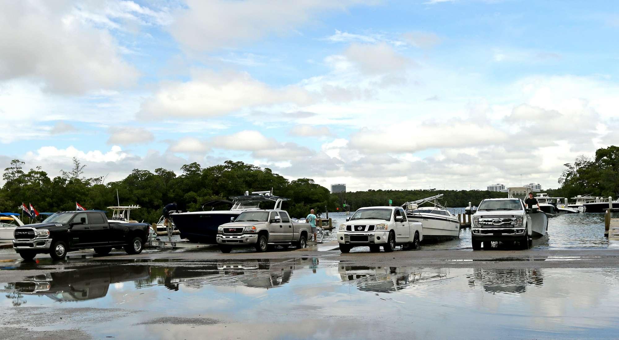 Uragano Dorian verso la Florida: la gente si prepara