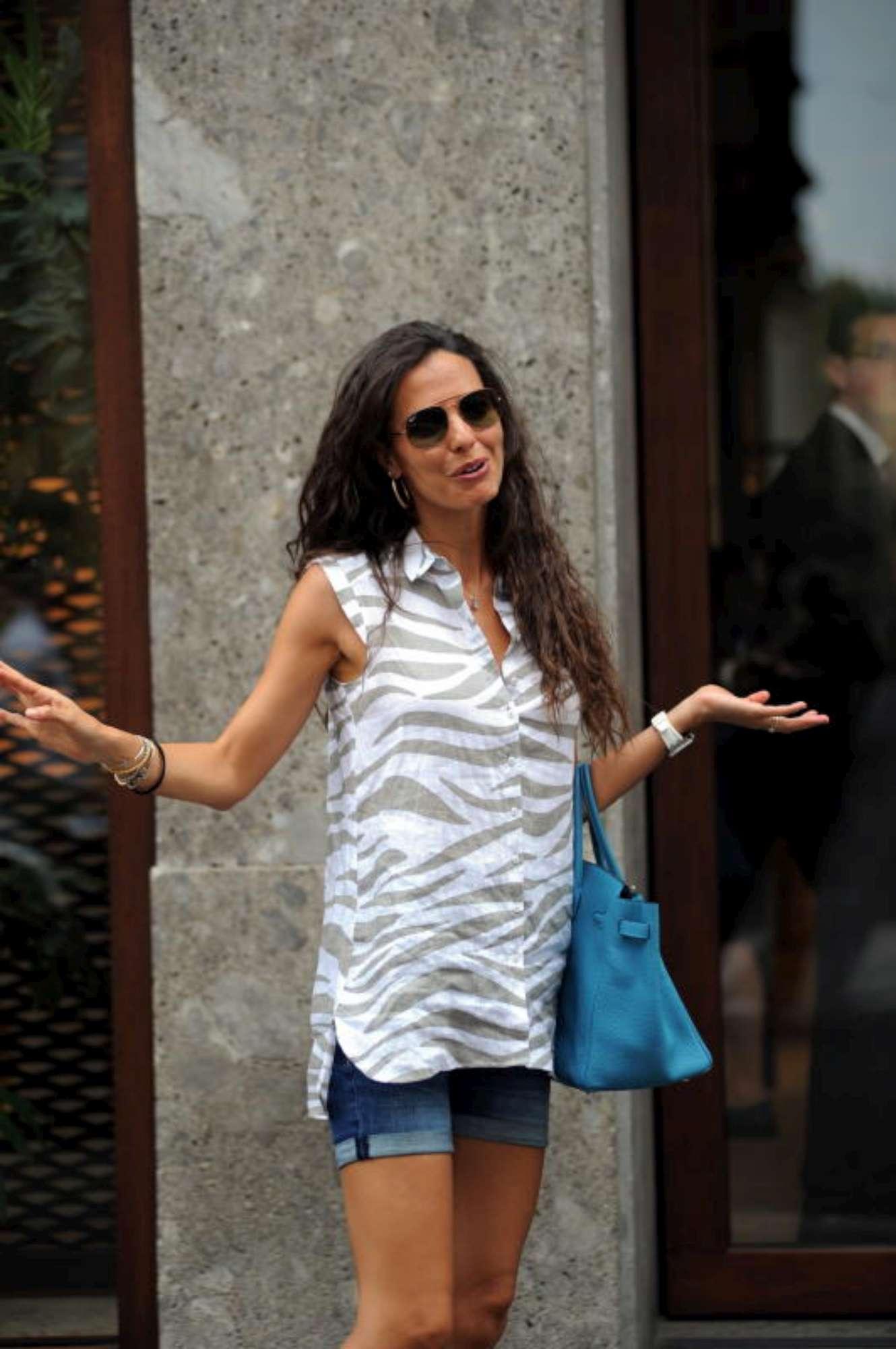 Paparazzi Laura Barriales nude photos 2019 Paparazzi Laura Barriales nude photos 2019