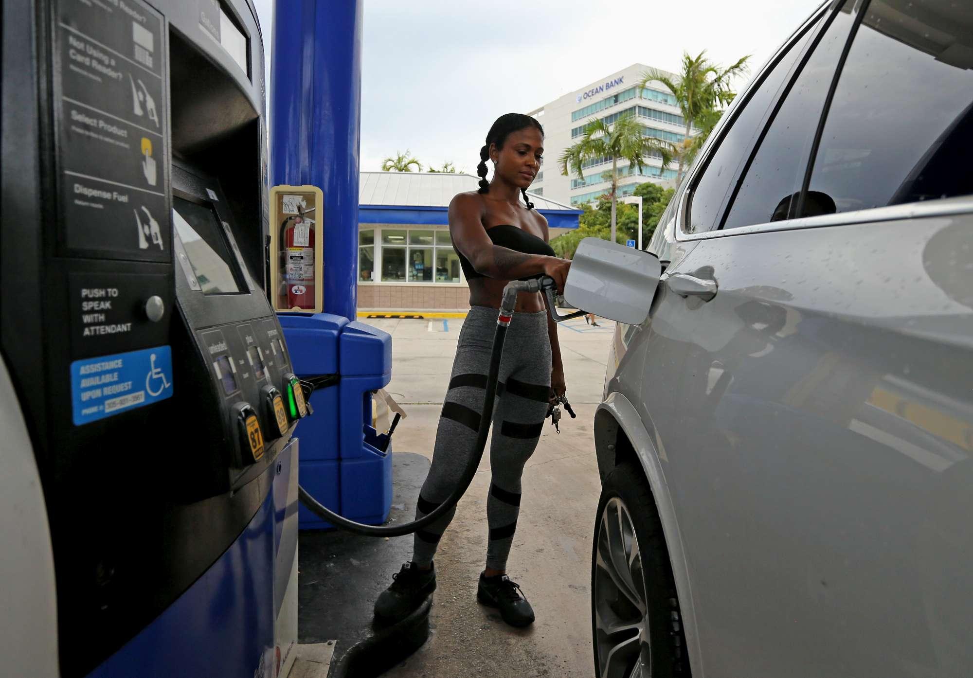 Uragano Dorian verso la Florida: la gente si prepara