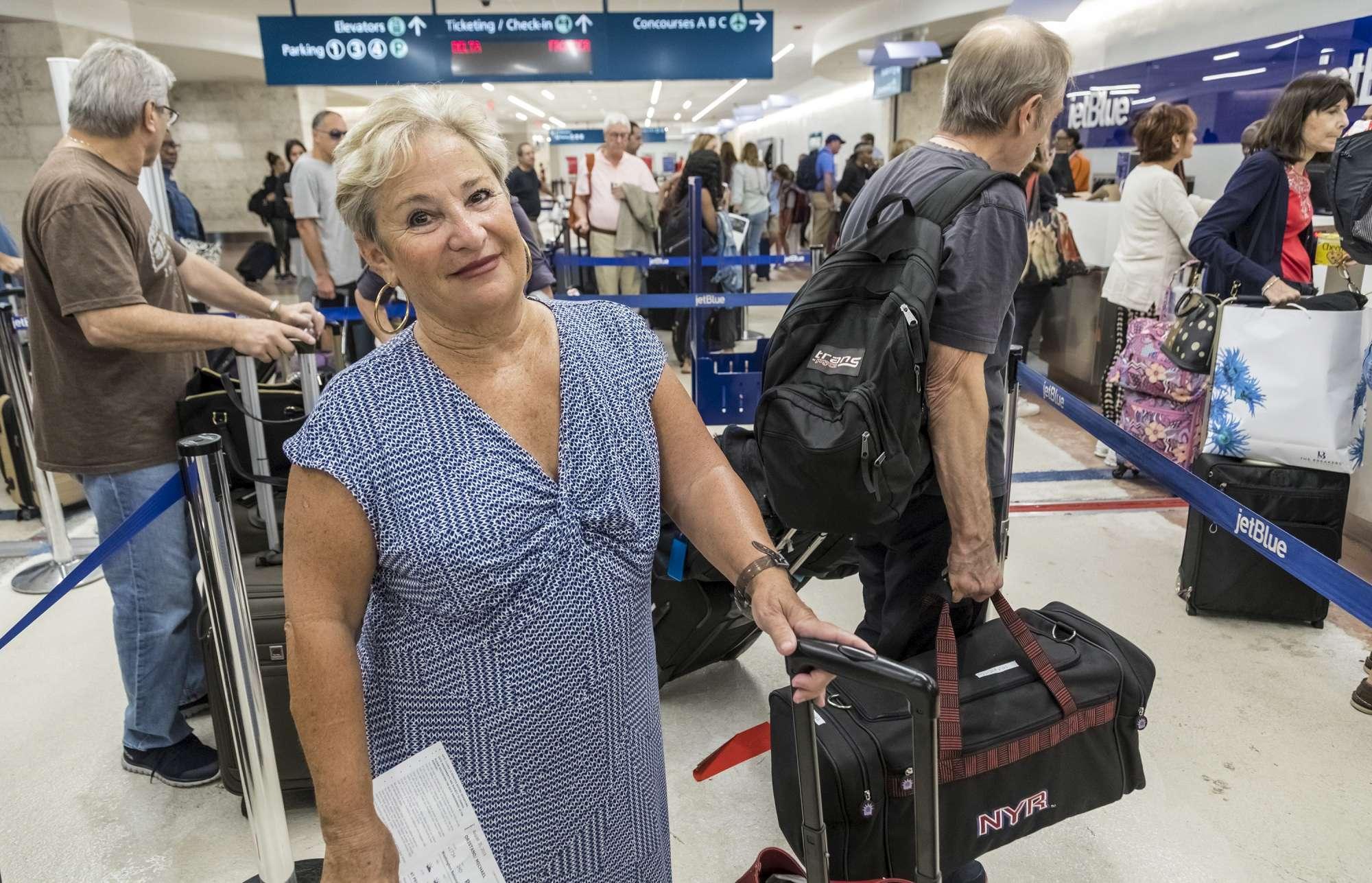 Uragano Dorian verso la Florida: la gente si prepara