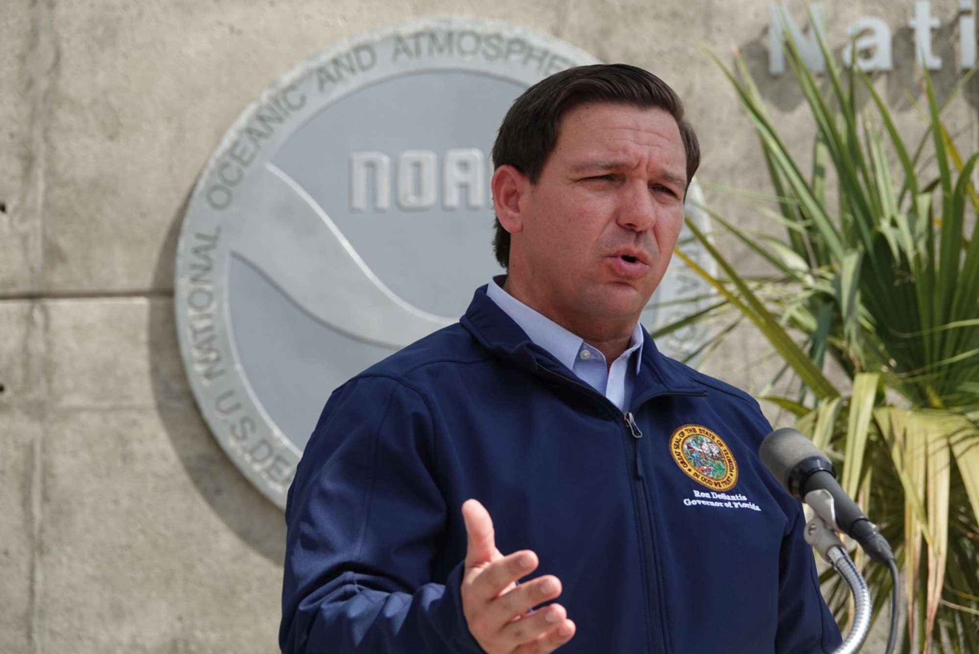 Uragano Dorian verso la Florida: la gente si prepara