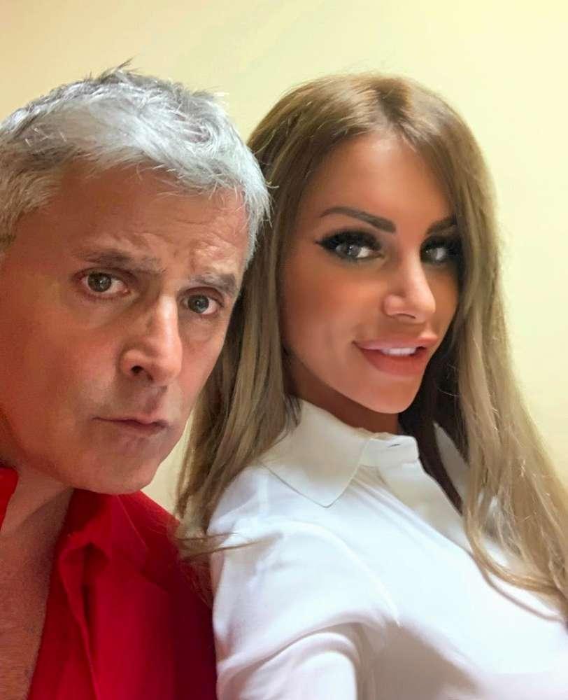 Veronica Graf, fronte e retro bollenti per l ex gieffina in spiaggia
