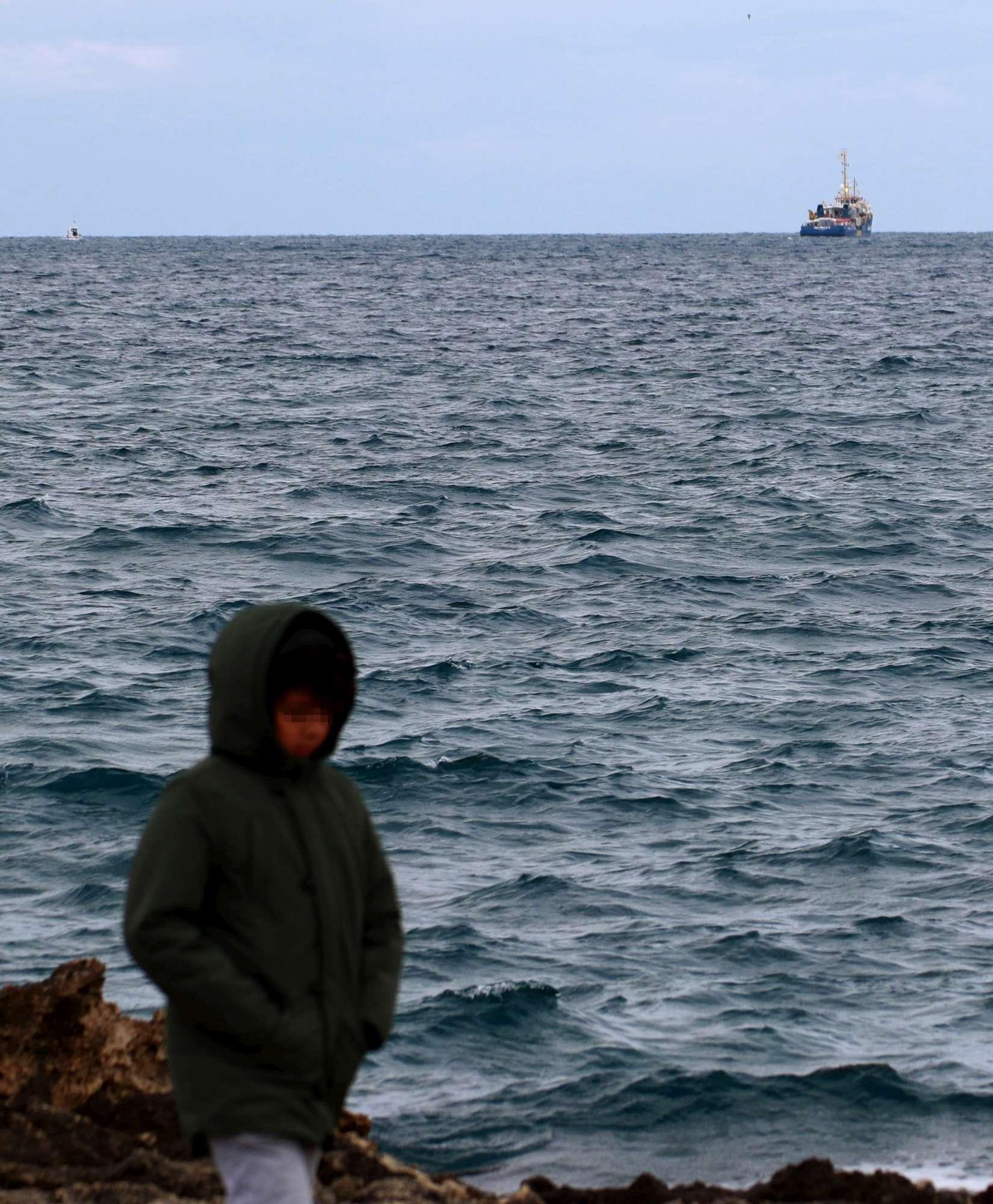 Siracusa si moblita per i migranti della Sea Watch