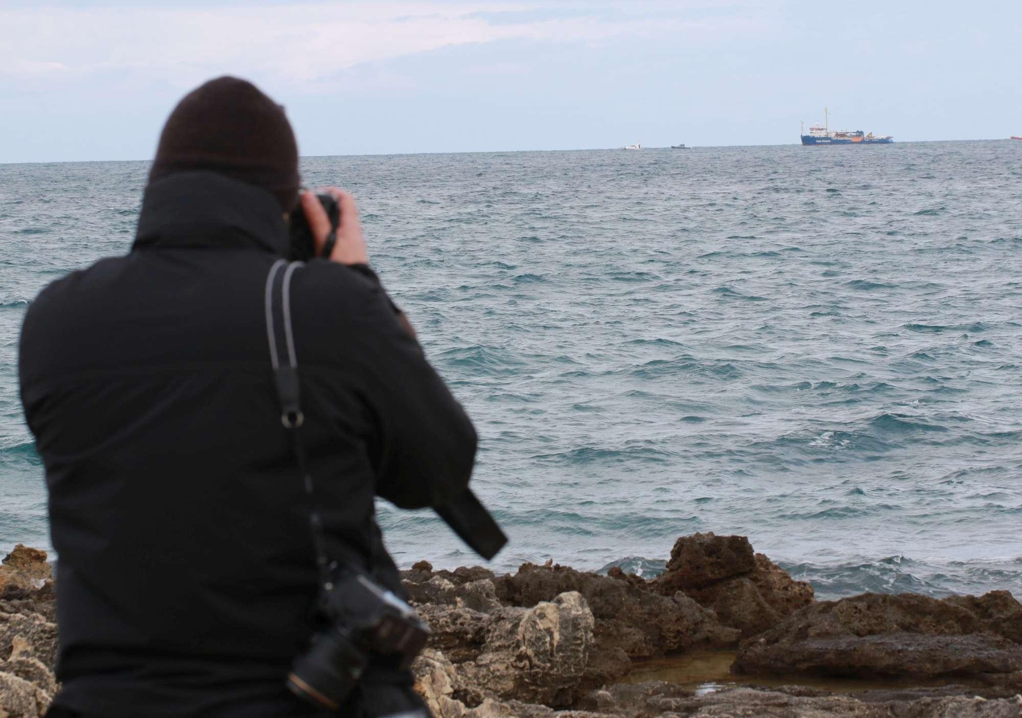 Siracusa si moblita per i migranti della Sea Watch